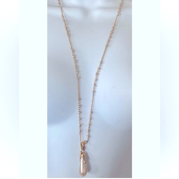 Signed Nolan Miller GoldTone Chain With Faux Pearls And A Pearl Pendant Necklace - Picture 6 of 16